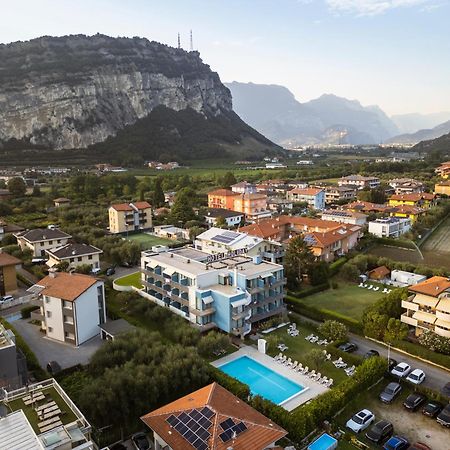 Hotel Holiday Sport & Relax Torbole Sul Garda Екстериор снимка