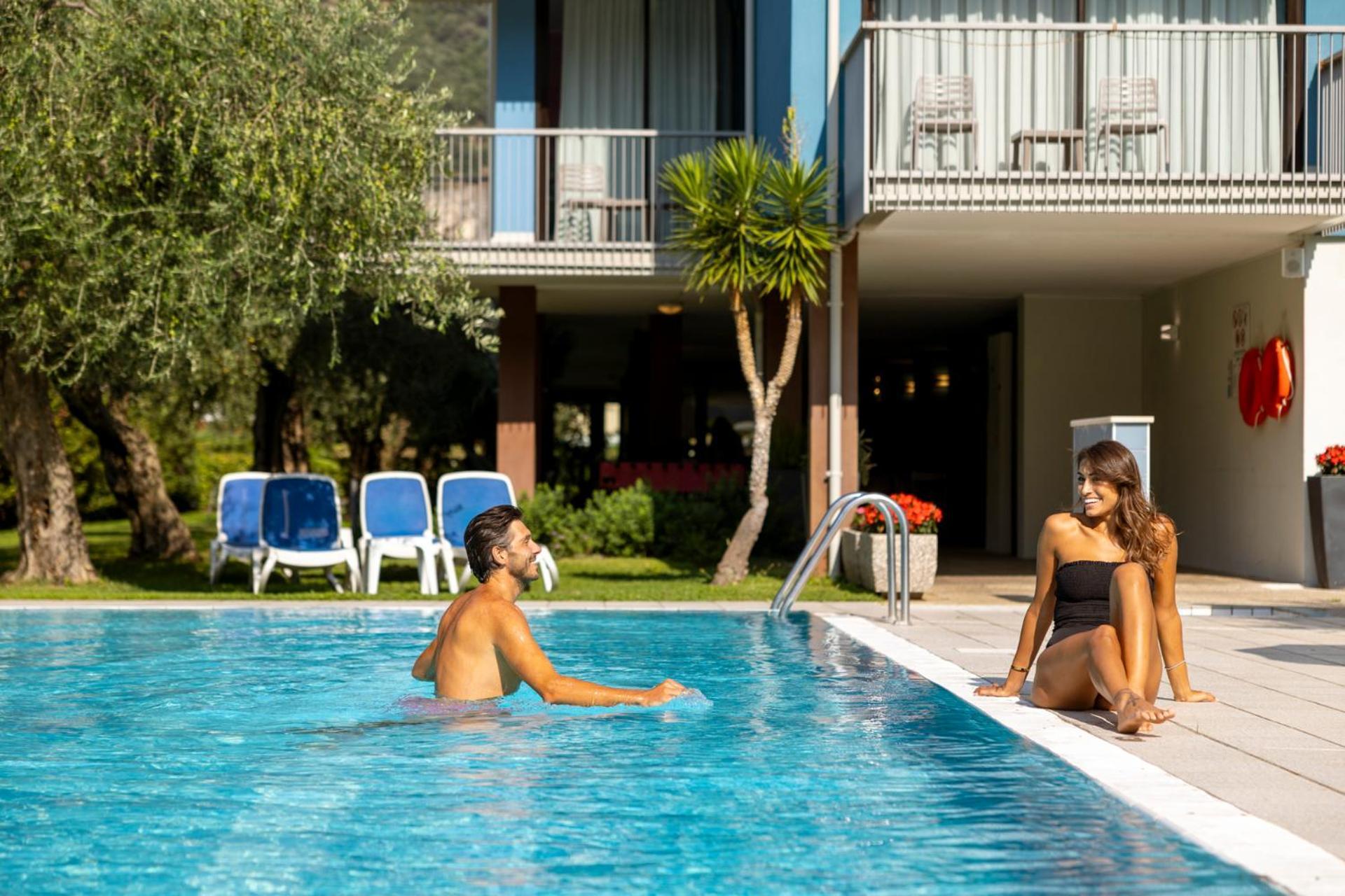 Hotel Holiday Sport & Relax Torbole Sul Garda Екстериор снимка