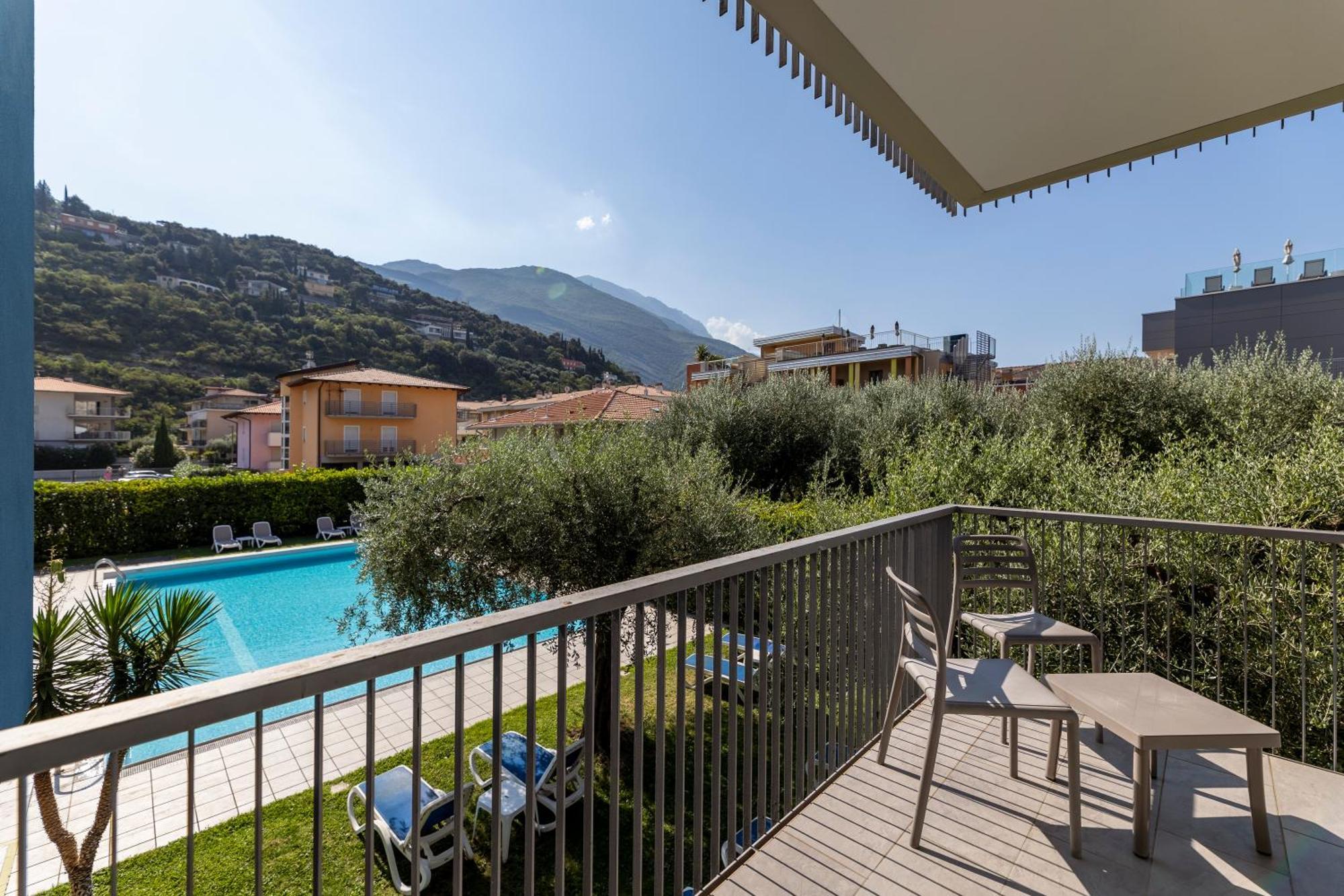 Hotel Holiday Sport & Relax Torbole Sul Garda Екстериор снимка