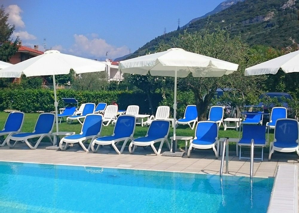 Hotel Holiday Sport & Relax Torbole Sul Garda Екстериор снимка